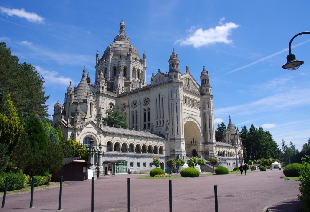 basilica-of-lisieux-2513117_1280